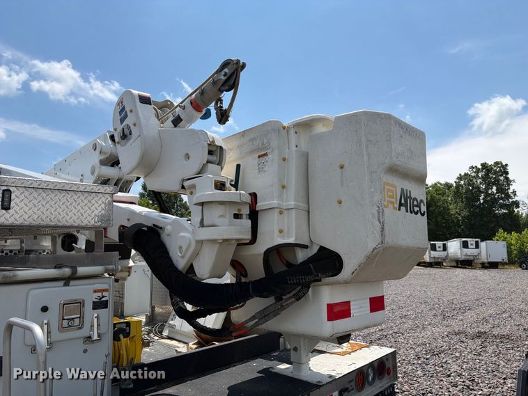 image for item YA3919 2022 RAM 5500HD bucket truck