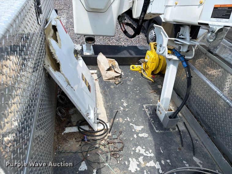 image for item YA3919 2022 RAM 5500HD bucket truck
