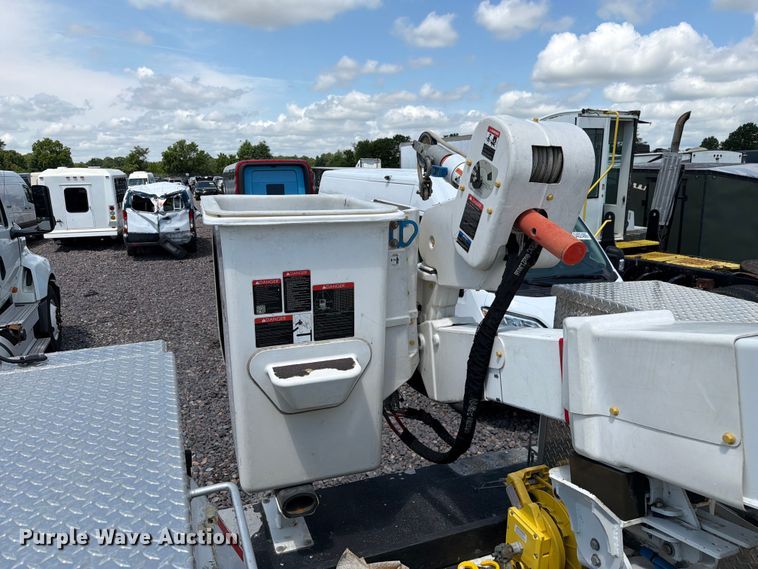 image for item YA3919 2022 RAM 5500HD bucket truck