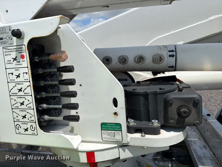 image for item YA3919 2022 RAM 5500HD bucket truck
