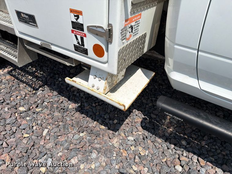 image for item YA3919 2022 RAM 5500HD bucket truck