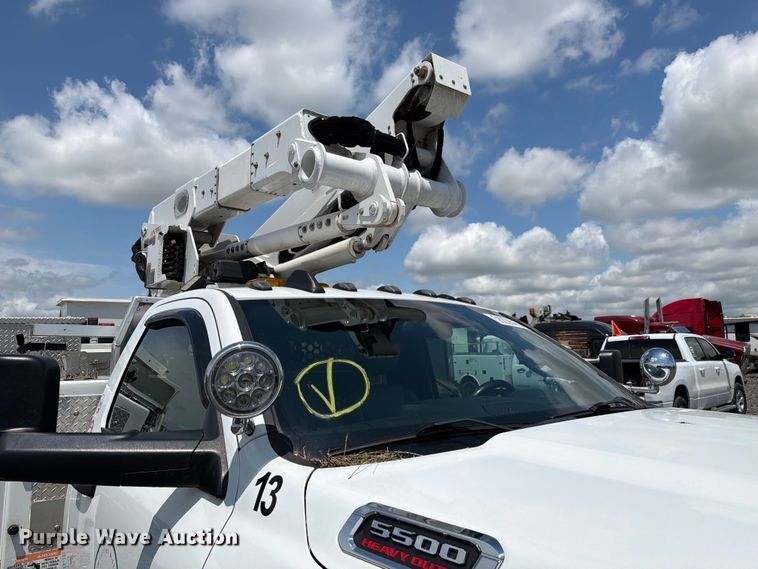 image for item YA3919 2022 RAM 5500HD bucket truck