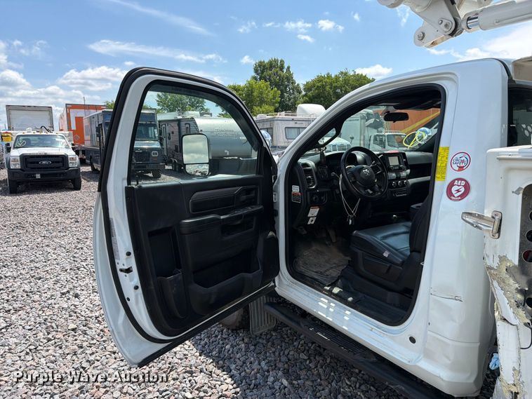 image for item YA3919 2022 RAM 5500HD bucket truck
