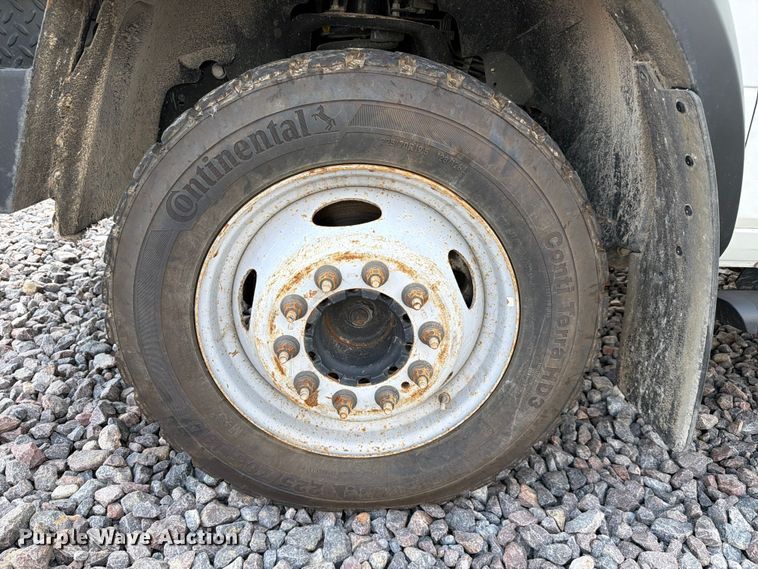 image for item YA3919 2022 RAM 5500HD bucket truck