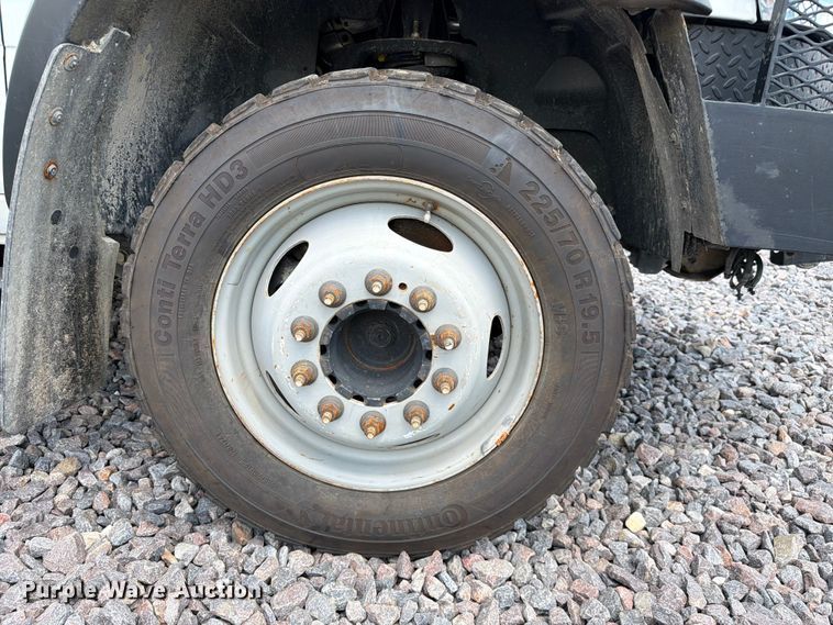 image for item YA3919 2022 RAM 5500HD bucket truck