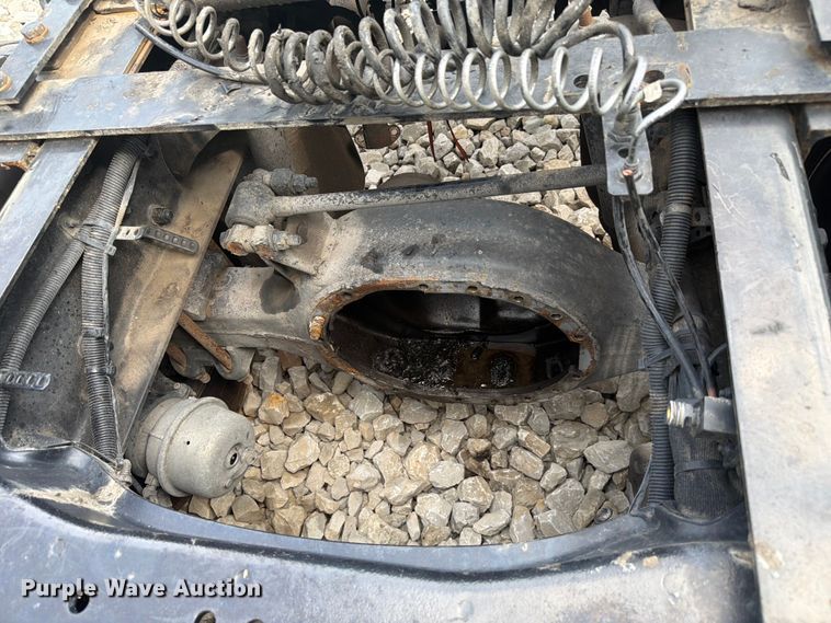 image for item YA3949 2020 Kenworth T680 semi truck