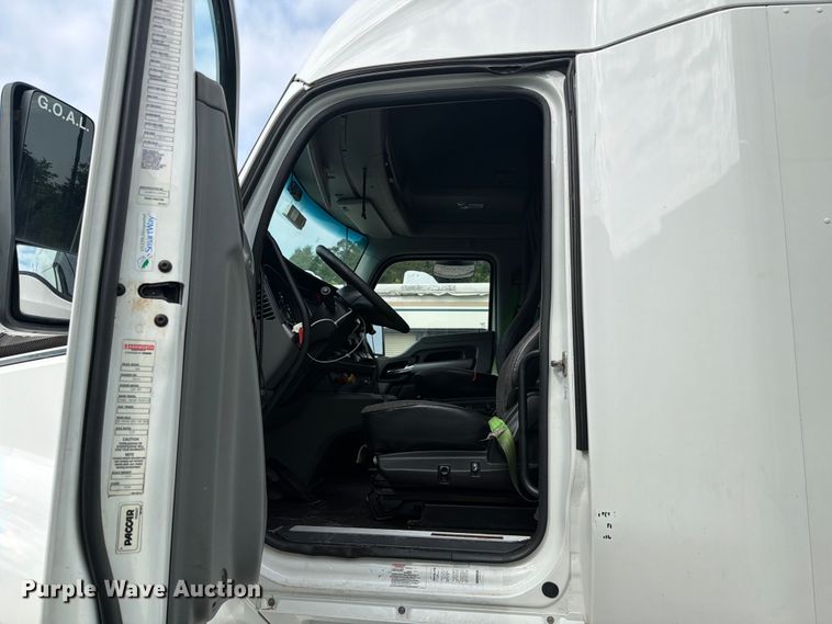 image for item YA3949 2020 Kenworth T680 semi truck