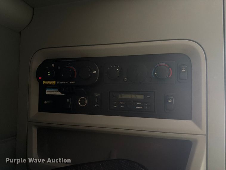 image for item YA3949 2020 Kenworth T680 semi truck