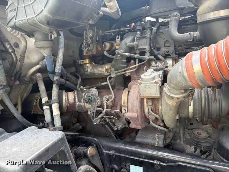 image for item YA3949 2020 Kenworth T680 semi truck