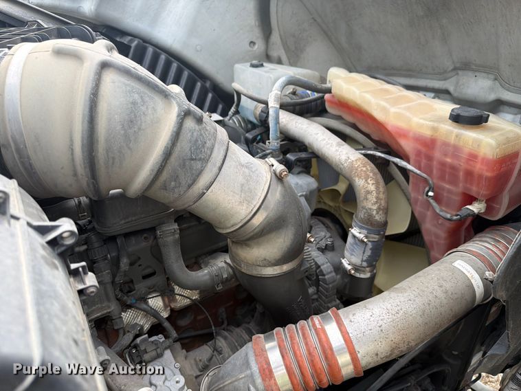image for item YA3949 2020 Kenworth T680 semi truck