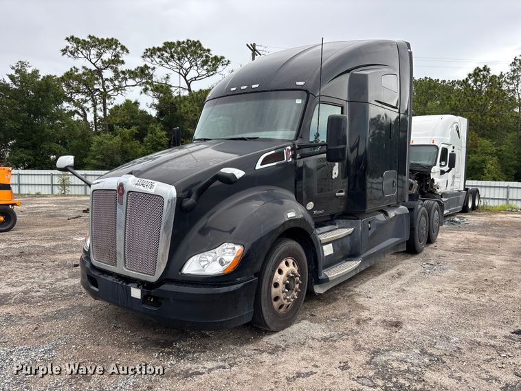 2019 Kenworth T680 semi truck