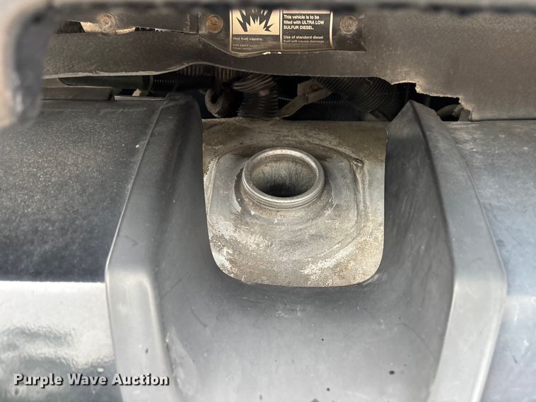image for item YA3964 2019 Kenworth T680 semi truck