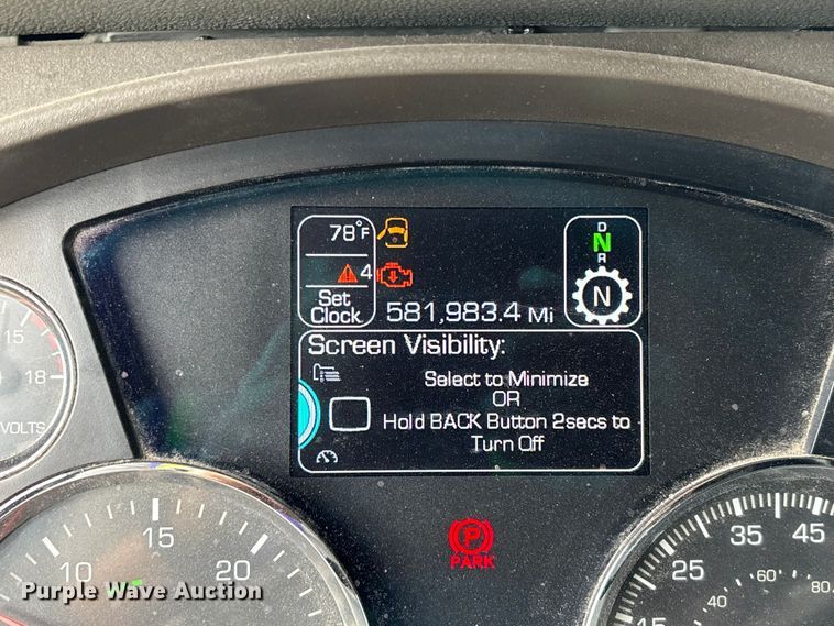 image for item YA3964 2019 Kenworth T680 semi truck
