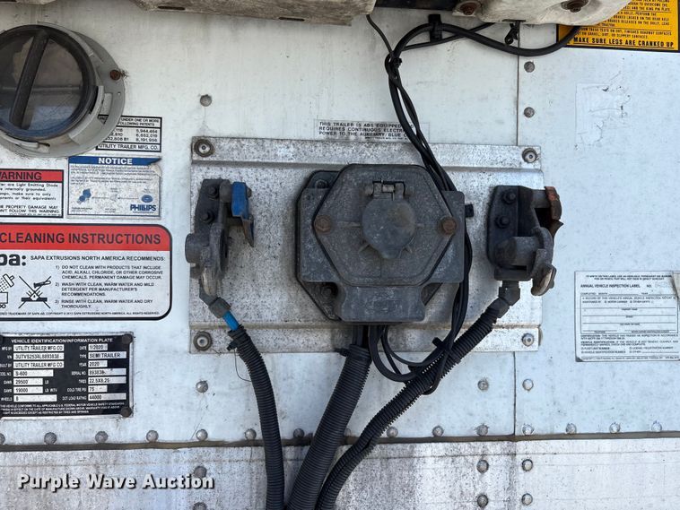 image for item YA3990 2020 Utility S-600 refrigerated van trailer