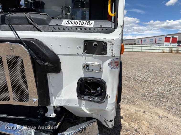 2026 Peterbilt 520