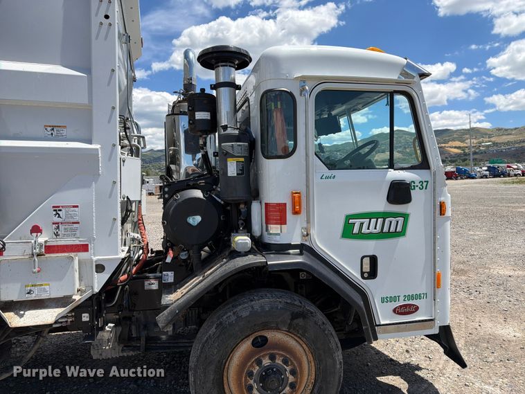 2026 Peterbilt 520