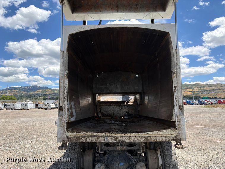 2026 Peterbilt 520