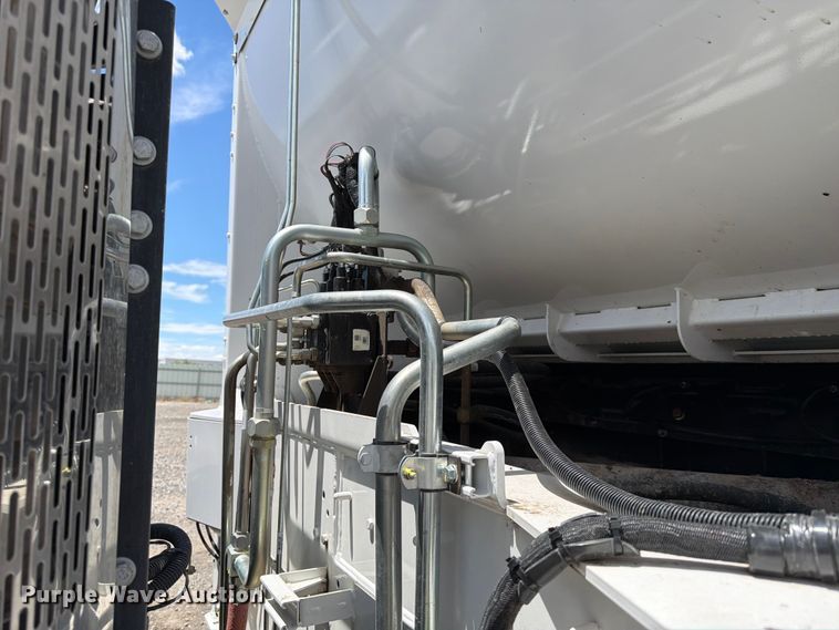 2026 Peterbilt 520