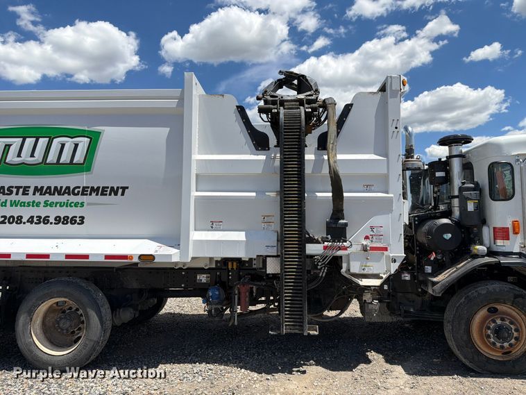 2026 Peterbilt 520