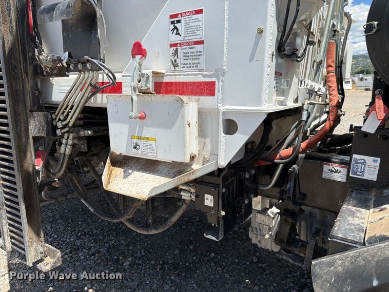 2026 Peterbilt 520