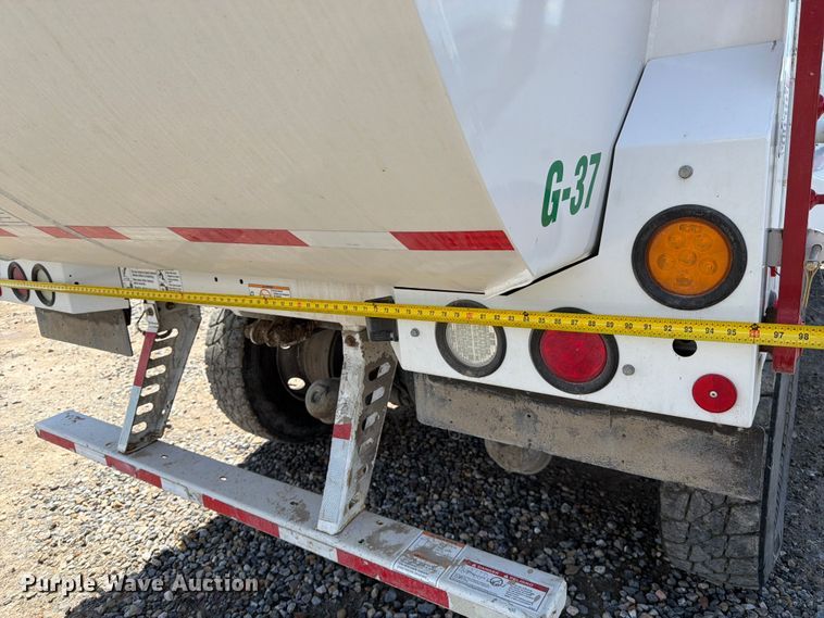 2026 Peterbilt 520