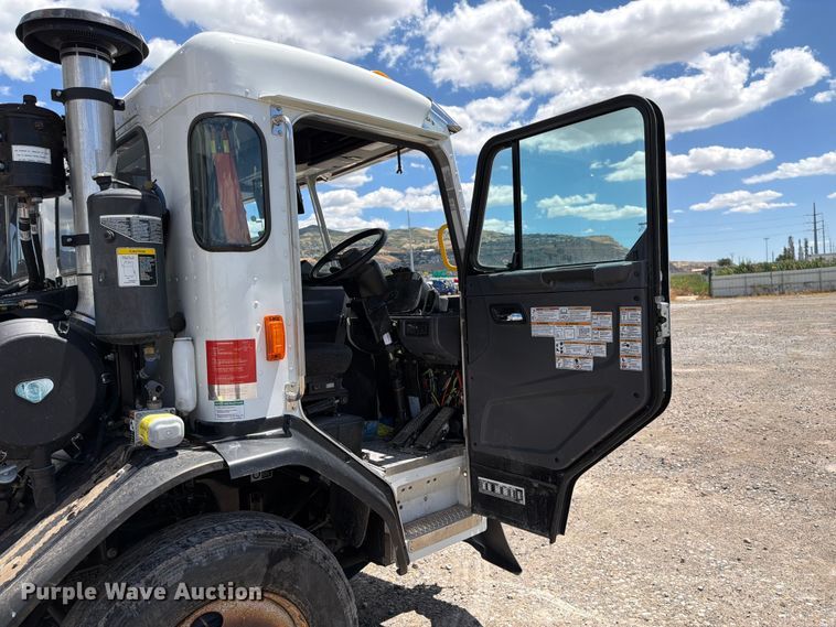 2026 Peterbilt 520