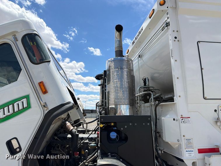 2026 Peterbilt 520