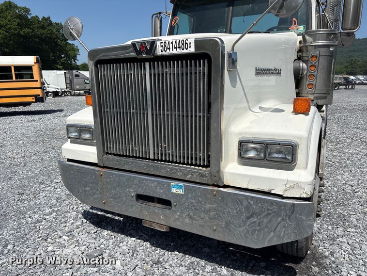 image for item YA4048 2021 Western Star 4900 semi truck
