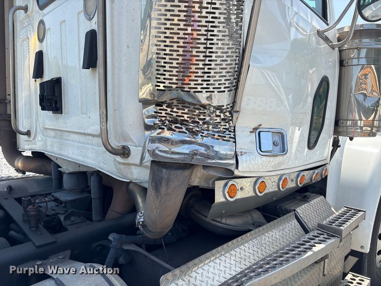 image for item YA4048 2021 Western Star 4900 semi truck