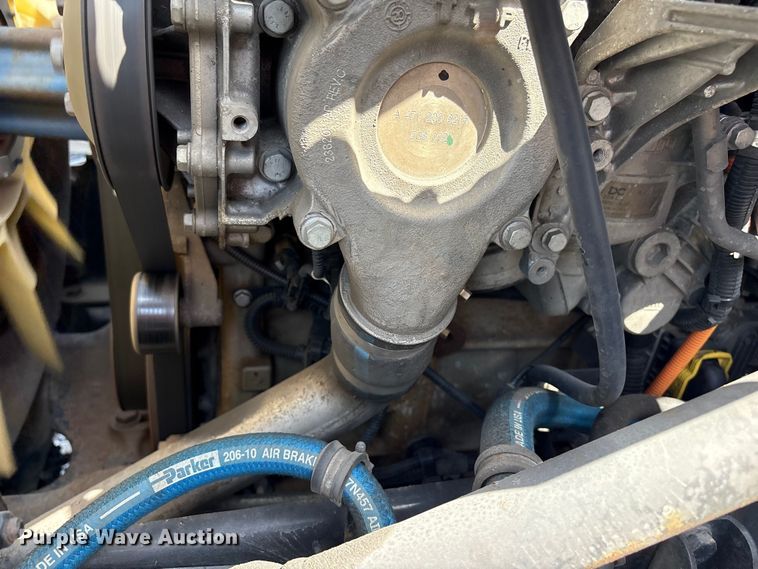image for item YA4048 2021 Western Star 4900 semi truck