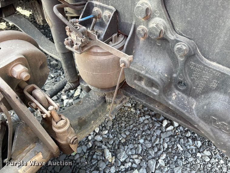 image for item YA4048 2021 Western Star 4900 semi truck