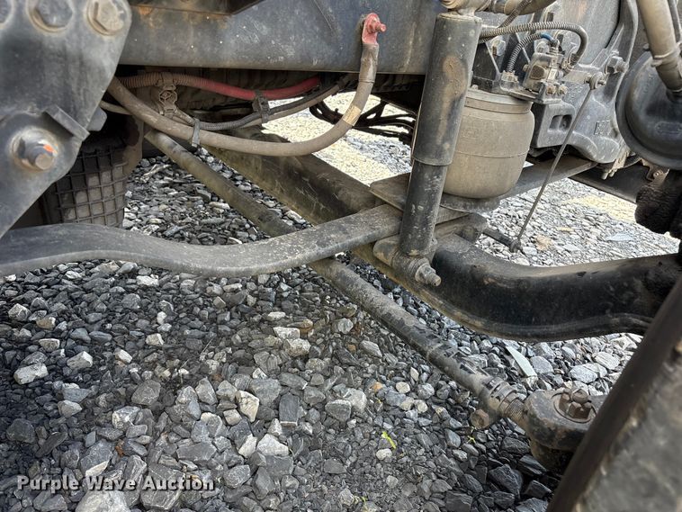 image for item YA4048 2021 Western Star 4900 semi truck