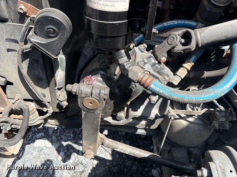 image for item YA4048 2021 Western Star 4900 semi truck