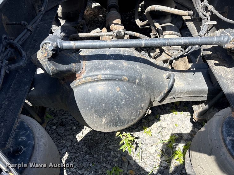 image for item YA4048 2021 Western Star 4900 semi truck