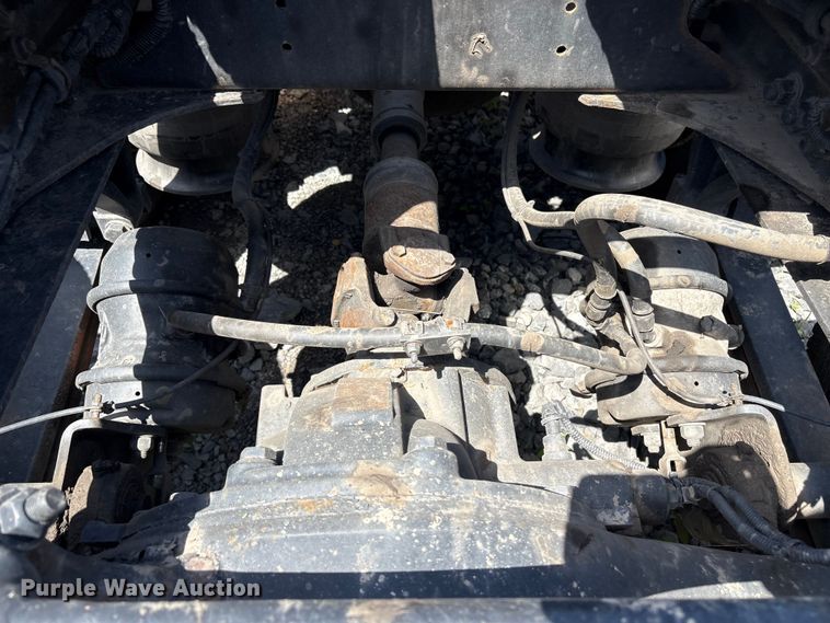 image for item YA4048 2021 Western Star 4900 semi truck