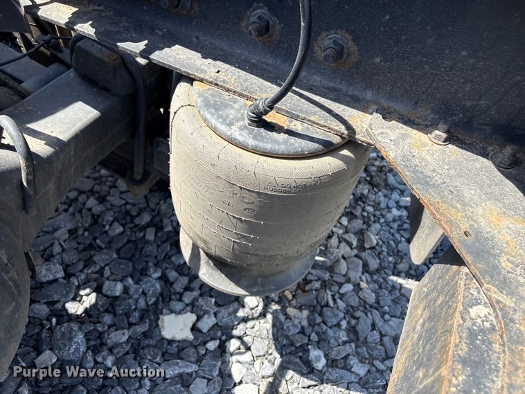 image for item YA4048 2021 Western Star 4900 semi truck