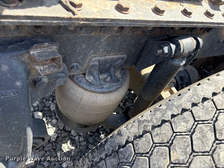 image for item YA4048 2021 Western Star 4900 semi truck