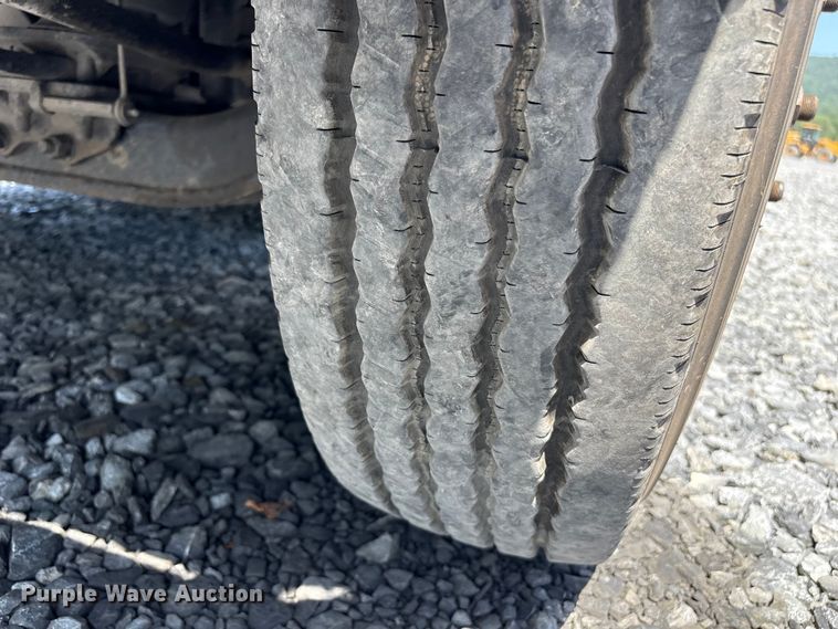 image for item YA4048 2021 Western Star 4900 semi truck