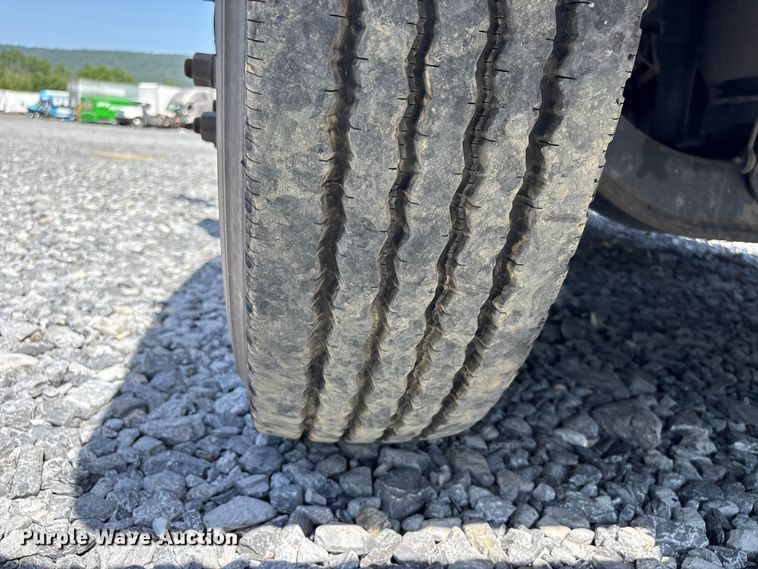image for item YA4048 2021 Western Star 4900 semi truck