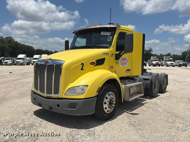 2017 Peterbilt 579 semi truck