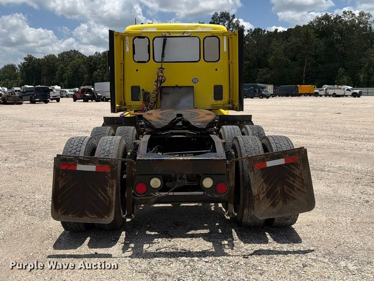 image for item YA4059 2017 Peterbilt 579 semi truck