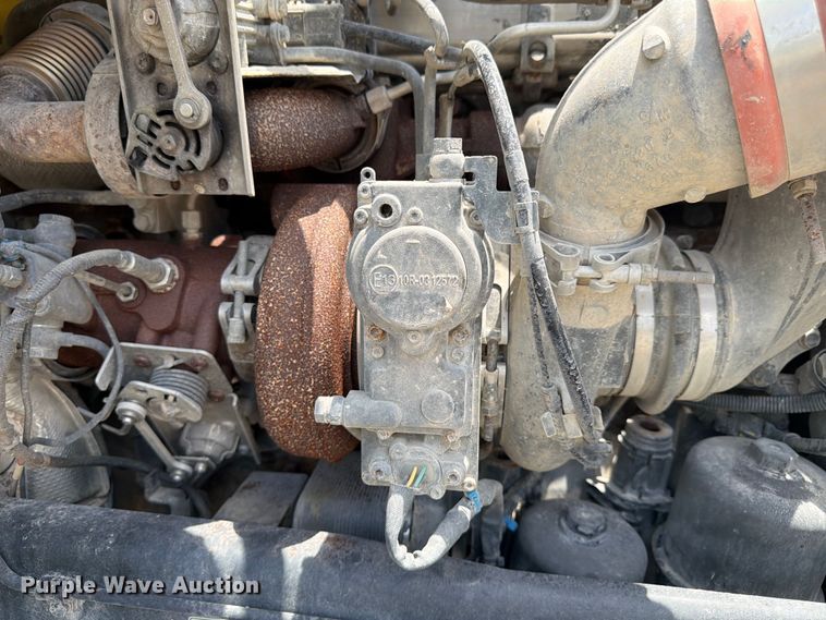 image for item YA4059 2017 Peterbilt 579 semi truck