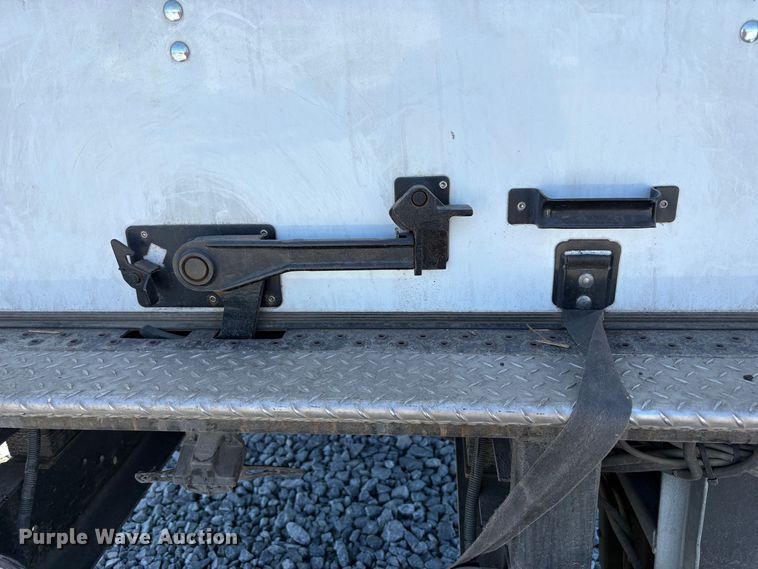 image for item YA4063 2020 International MV607 box truck