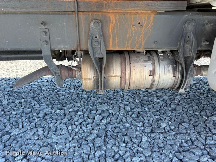 image for item YA4063 2020 International MV607 box truck