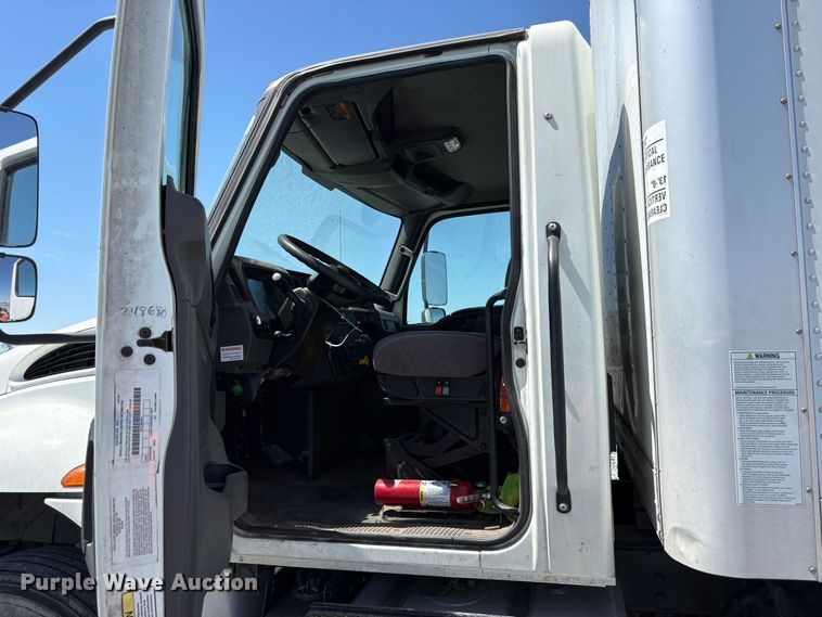 image for item YA4063 2020 International MV607 box truck