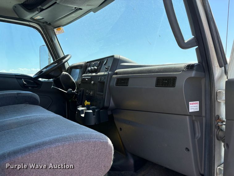image for item YA4063 2020 International MV607 box truck
