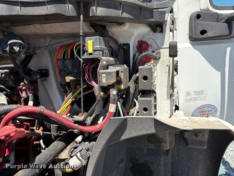 image for item YA4063 2020 International MV607 box truck
