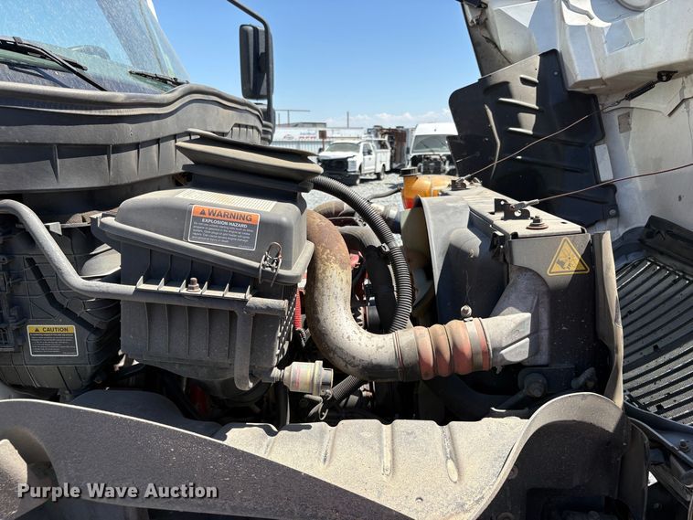 image for item YA4063 2020 International MV607 box truck
