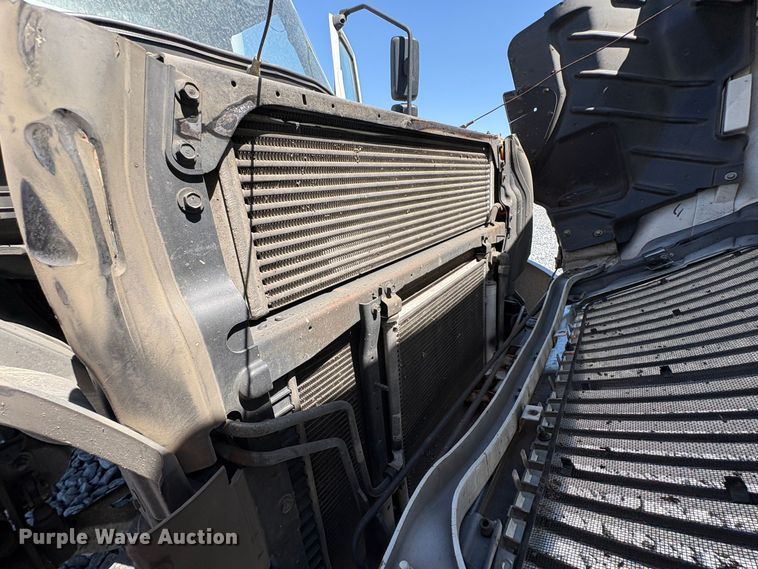 image for item YA4063 2020 International MV607 box truck