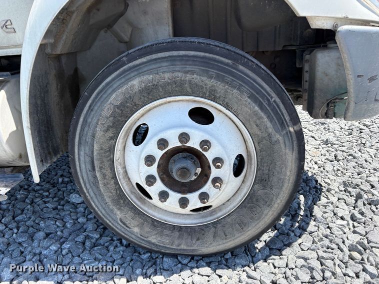 image for item YA4063 2020 International MV607 box truck